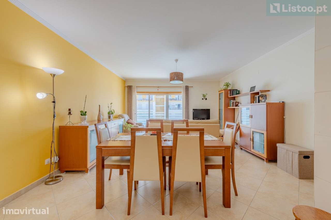 Apartamento T2 com Piscina, Varanda em Portimão-3