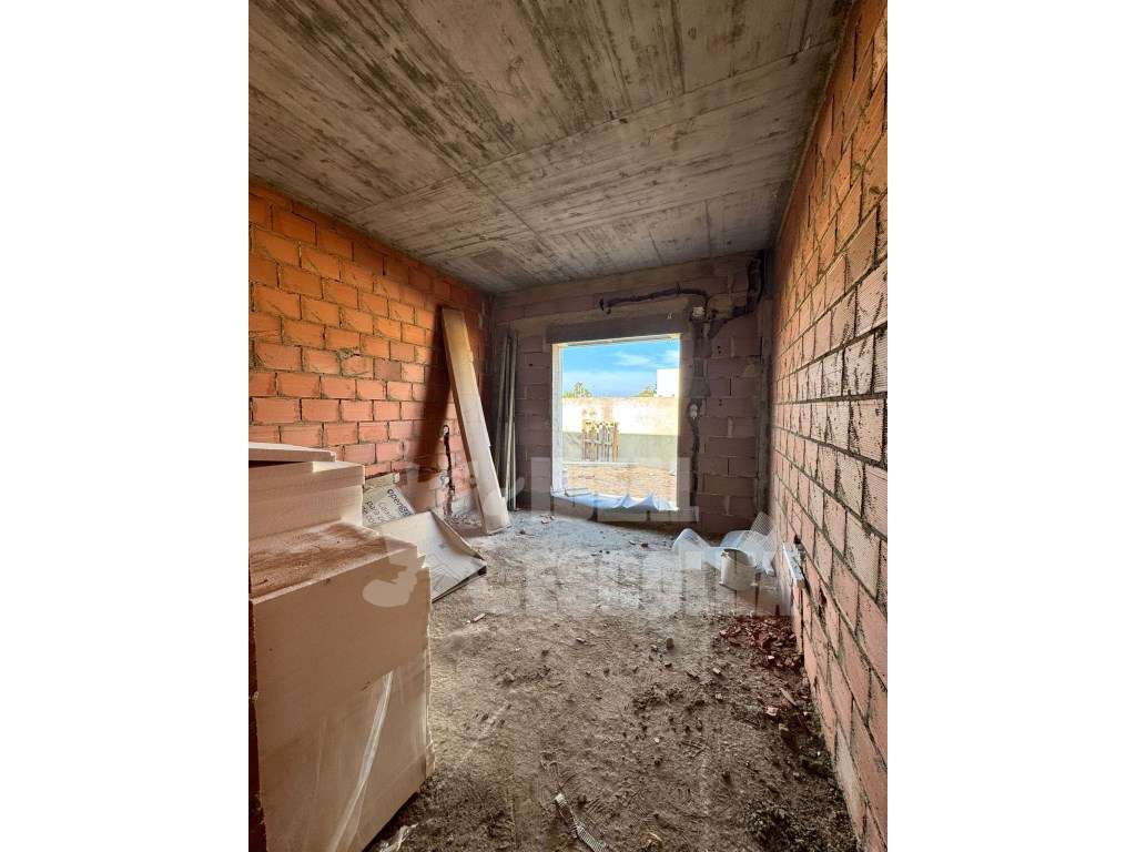 MORADIA EM CONSTRUÇÃO QUINTA DO ANJO ..-8