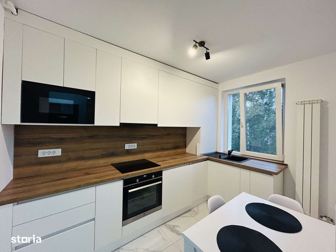 Apartament 2 camere si balcon, mobilat, utilat modern -  zona Rahovei-1