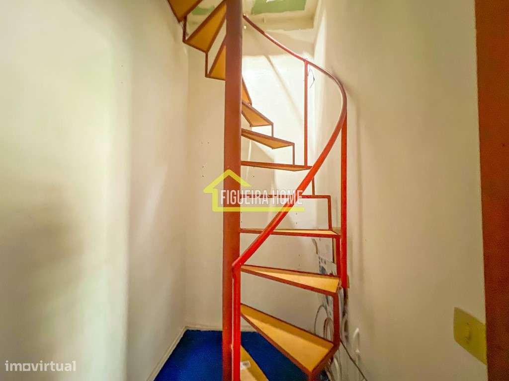 Andar de moradia com 4 quartos, garagem e anexo-42
