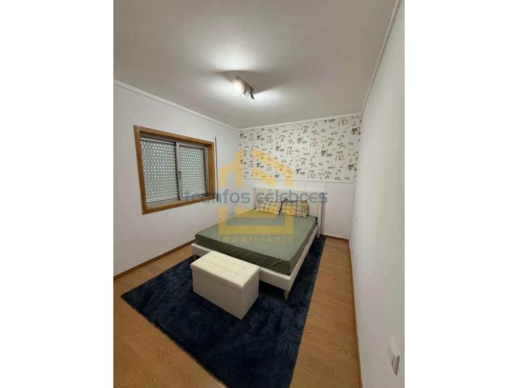 T2 com Vista Mar a 100 Metros da Praia com garagem fechada-10