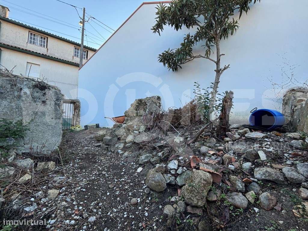 Moradia | Para recuperar | Habitação + Terreno | Oportunidade-24