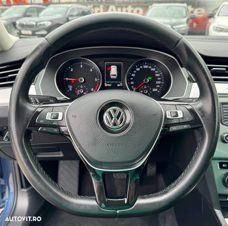 Volkswagen Passat Variant 2.0 TDI DSG Comfortline - 23