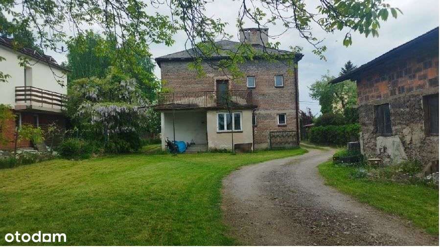 Dom z budynkiem gospodarczym – udział 1/4-12