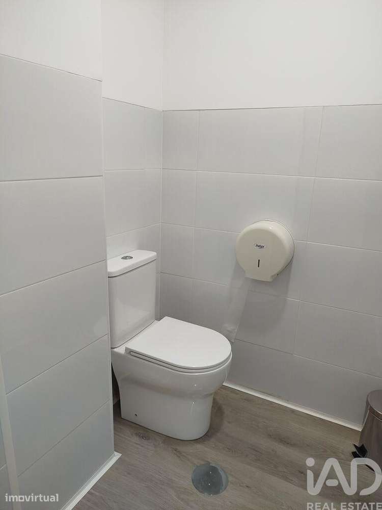 Loja / Estabelecimento Comercial em Mafamude e Vilar do Paraíso de 14, - Grande imagem: 3/6