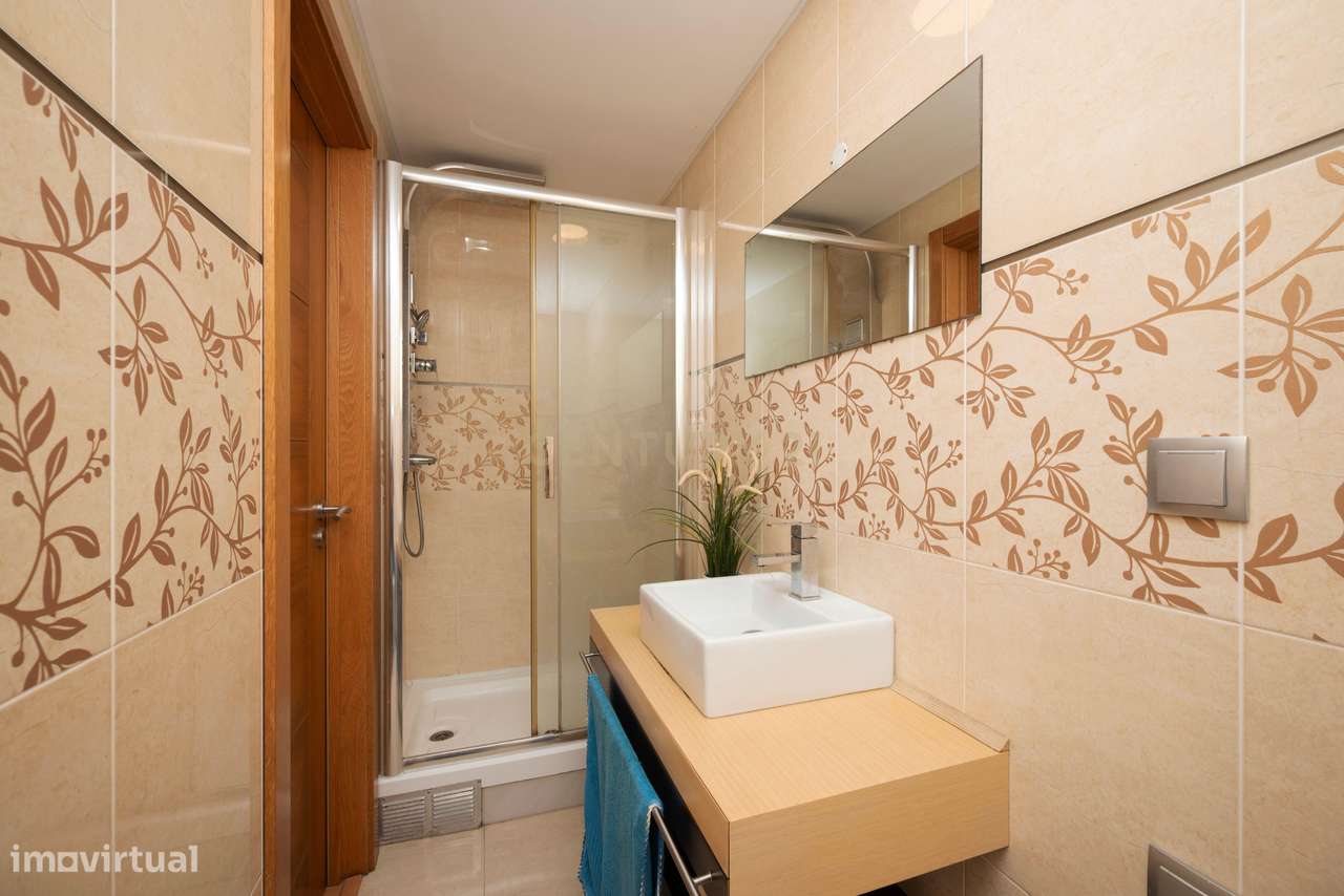 APARTAMENTO T4 DE SONHO NA AMORA | SEIXAL-18