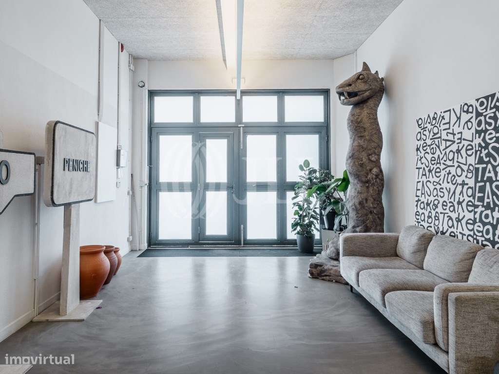 Loja junto à Avenida da Liberdade, em Lisboa - Grande imagem: 4/22