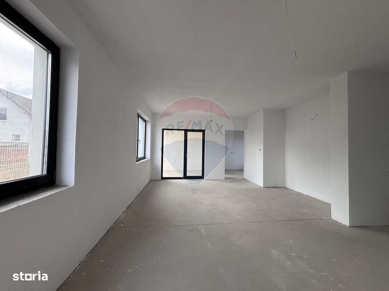 Casă / Vilă cu 4 camere de vânzare-1