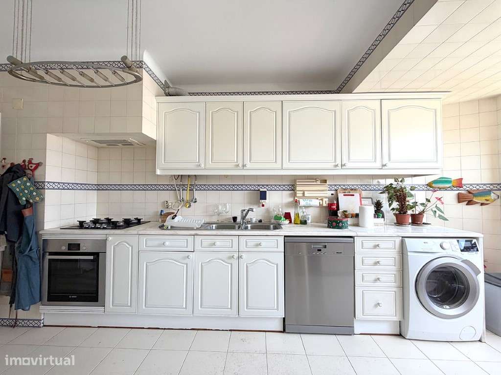 Apartamento T3 com garagem e piscina a venda em Cascais-9