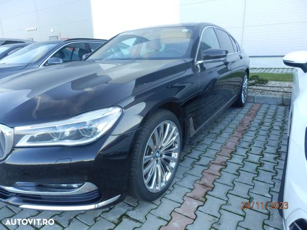 BMW Seria 7 750d xDrive - 23