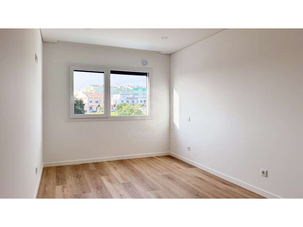 Moradia T4 com piscina - Quintinhas-35