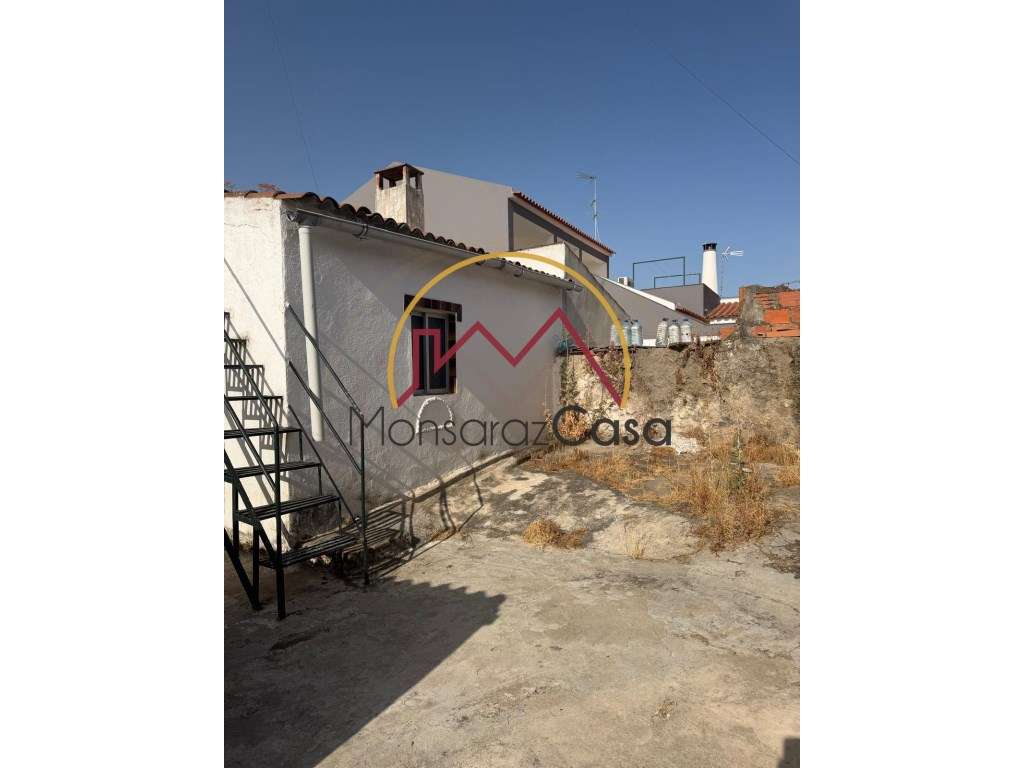 Moradia Térrea com Quintal e Garagem em Campinho-20