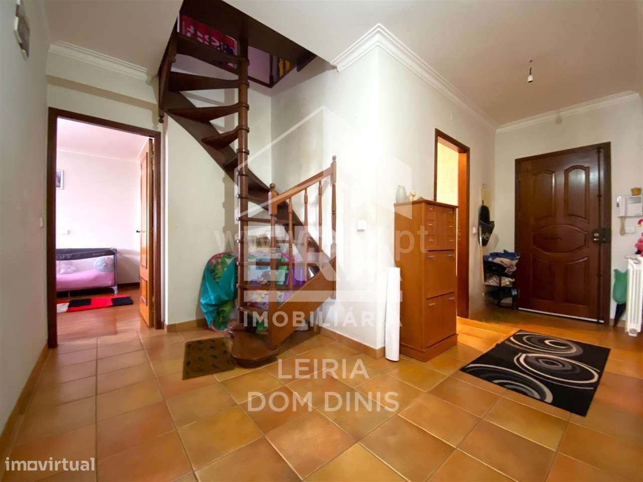 Apartamento T2 com varanda, terraço e garagem em Leiria-8