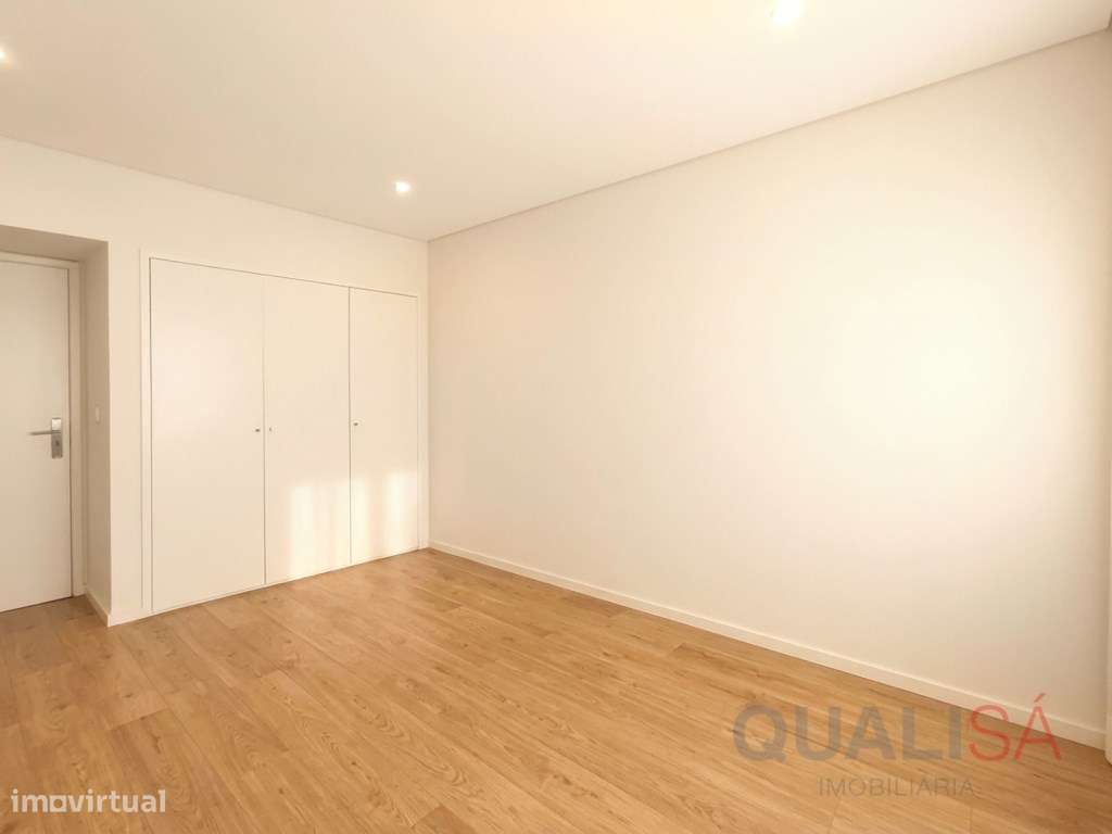 Apartamento T3 de gaveto com varandas e garagem fechada localizado ...-28