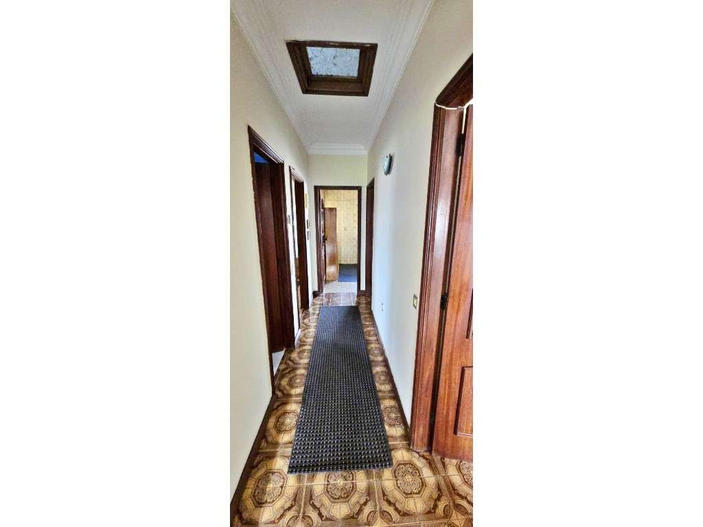 Moradia bifamiliar em São Romão do Coronado-9