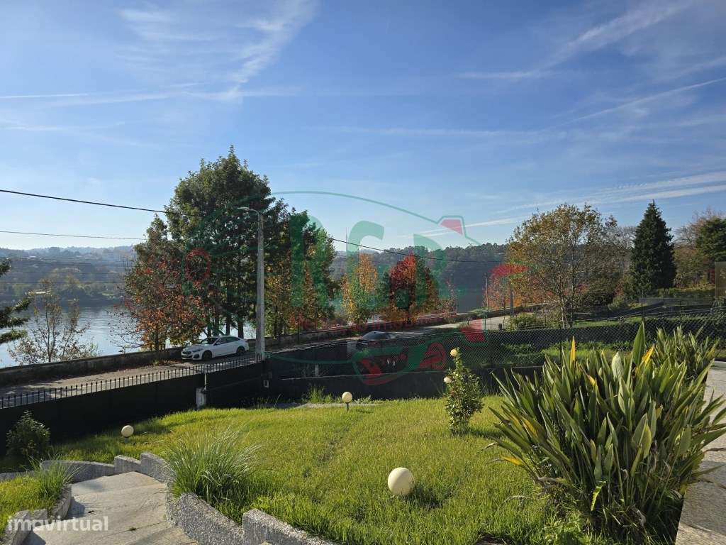 Moradia Isolada T3 | Piscina | Vistas Rio | 5 Min Porto-59