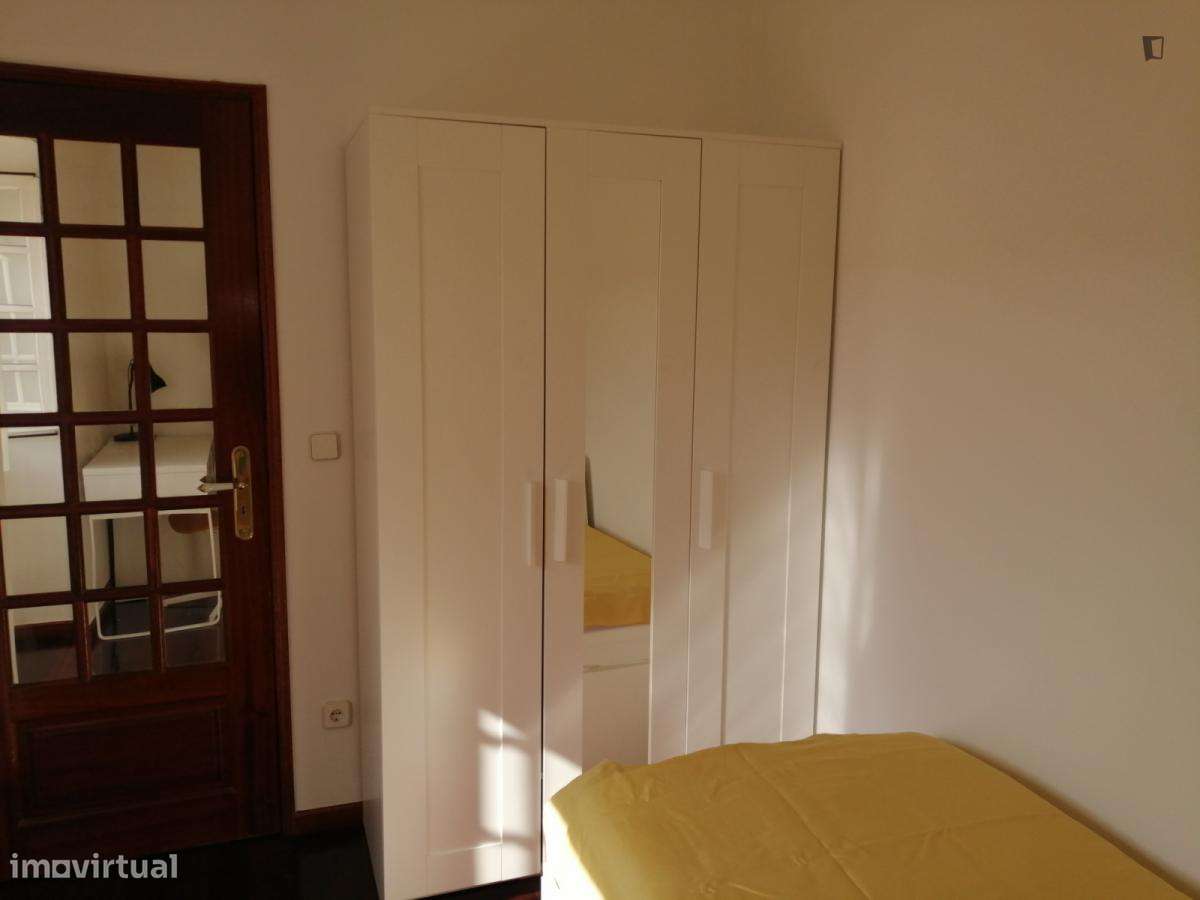 Quarto - localizado em Bairro Alto Lisbon - Grande imagem: 2/12
