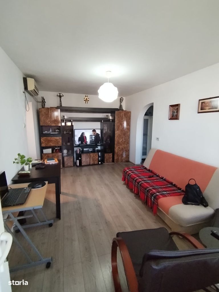 Apartament 2 camere cf 1 semidecomandat zona Micro 14