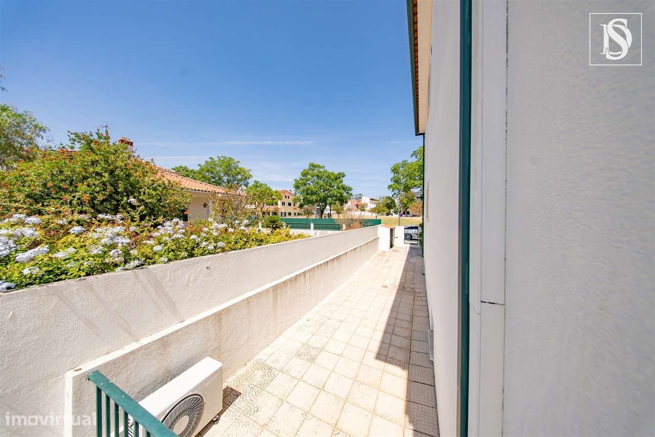 Apartamento T4 c/ Garagem-36