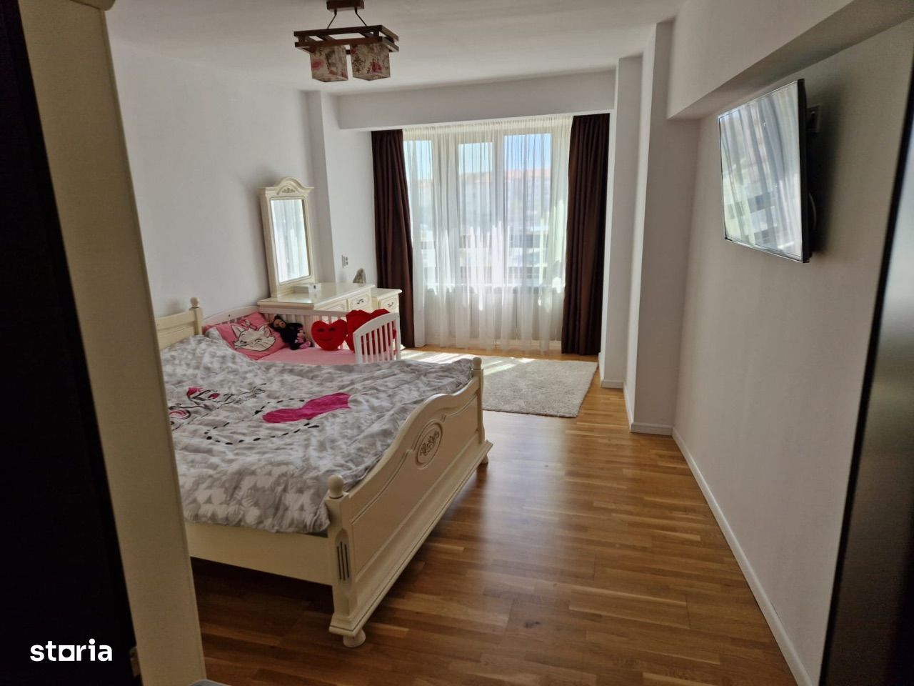 Apartament 4 camere 90 mp, mobilat și utilat complet - Zona Piata mare