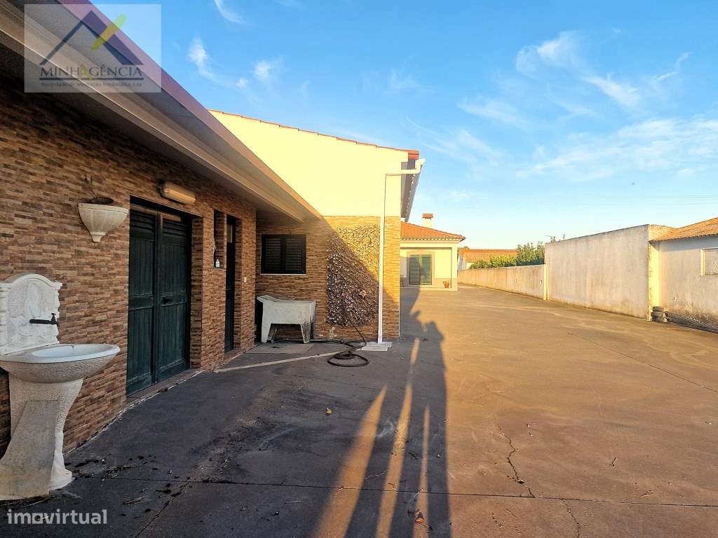 Moradia Isolada T4 com lote de 4454 m2 em Cajados-6