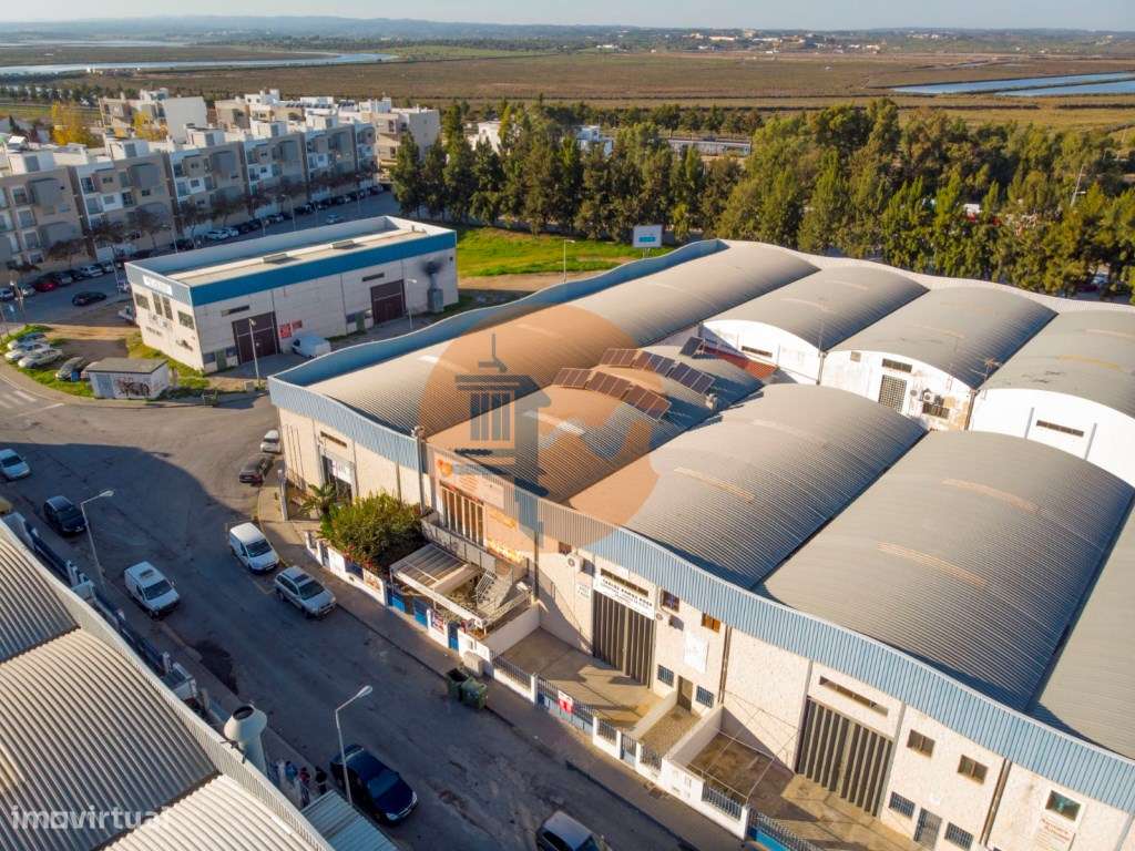 Fabrica e salão de Festas em Vila Real de António - Grande imagem: 2/60