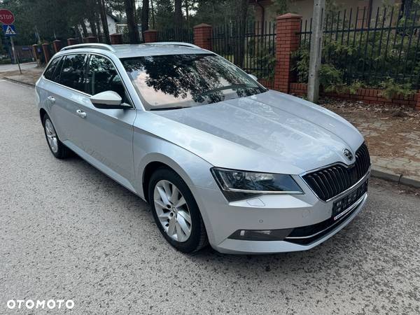 Skoda Superb 2.0 TDI DSG Style - 11