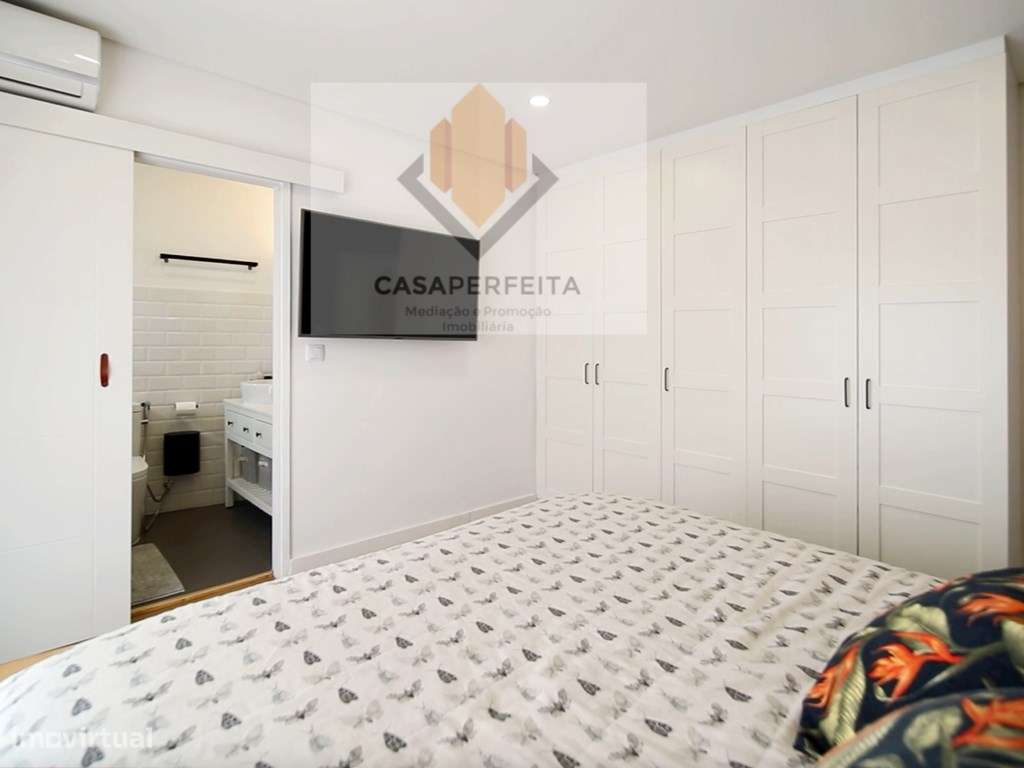 Apartamento T3 Renovado com Varandas, Lugar Garagem e Arrumo - Cent...-38