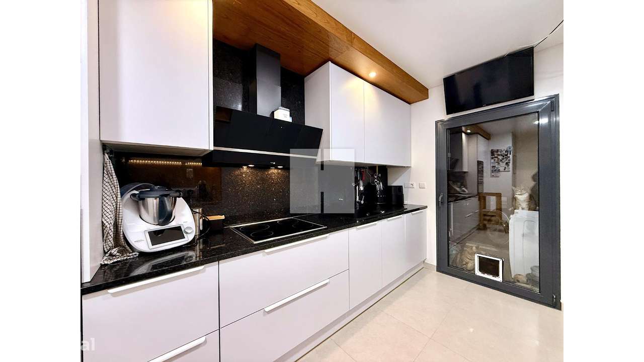 Apartamento T3 c/ Garagem-4