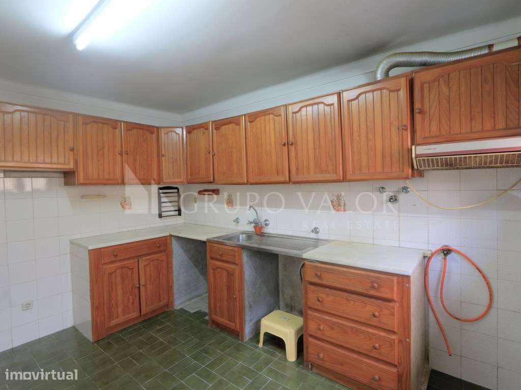 Moradia Isolada T4+2 com Garagem em Mem Martins-39