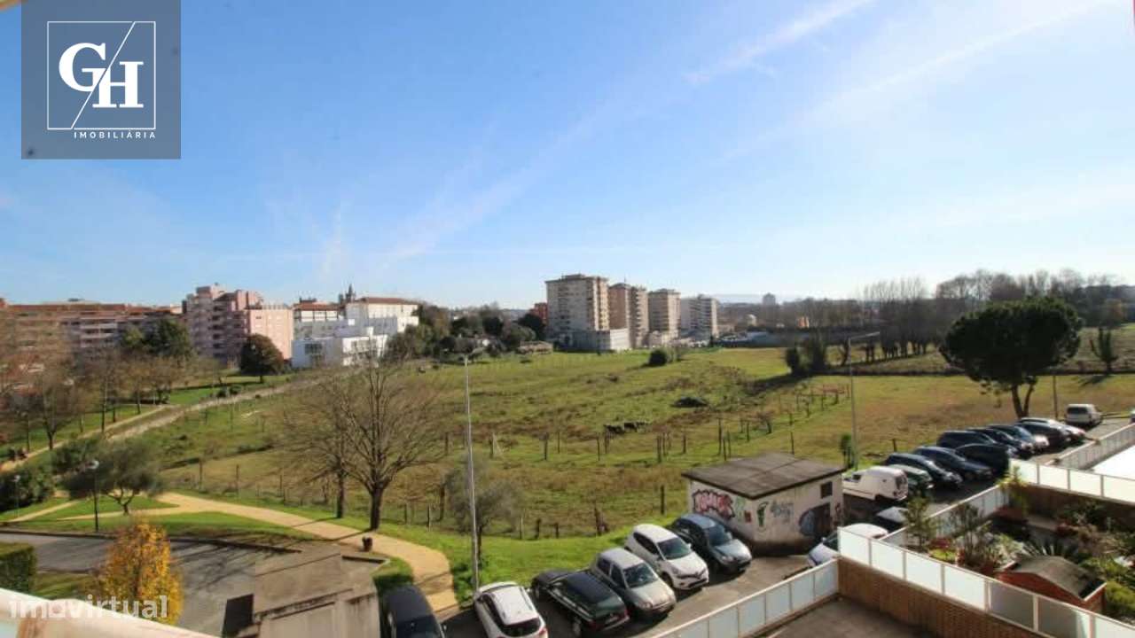Apartamento T4 no Vinhal, com garagem fechada e vistas desafogadas-15