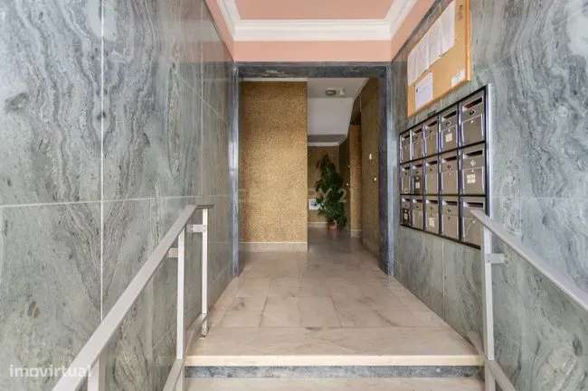 APARTAMENTO | 2 Quartos | 1 Casa de Banho | Renovado | Arrecadação | �-31