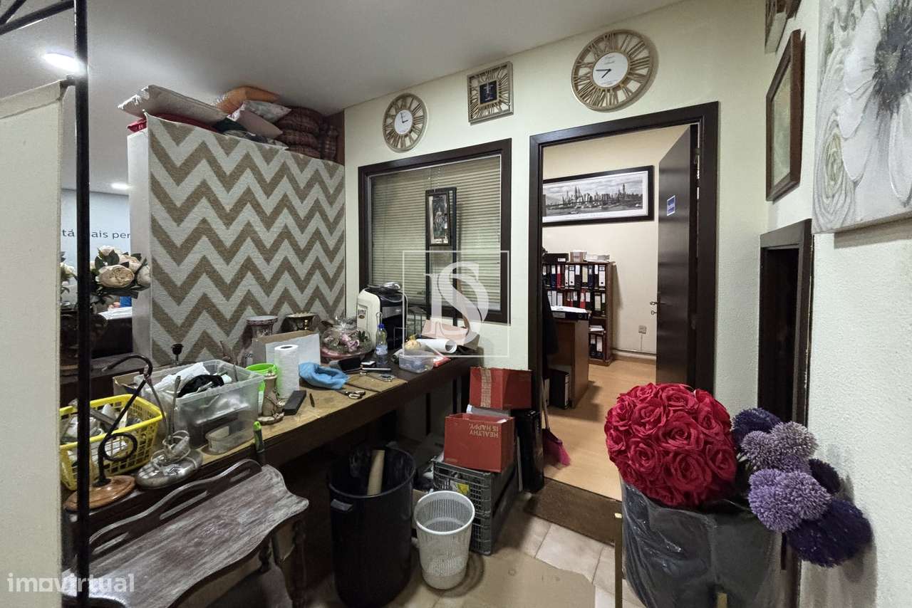 Espaço comercial com 598m2 no centro de Viseu-12