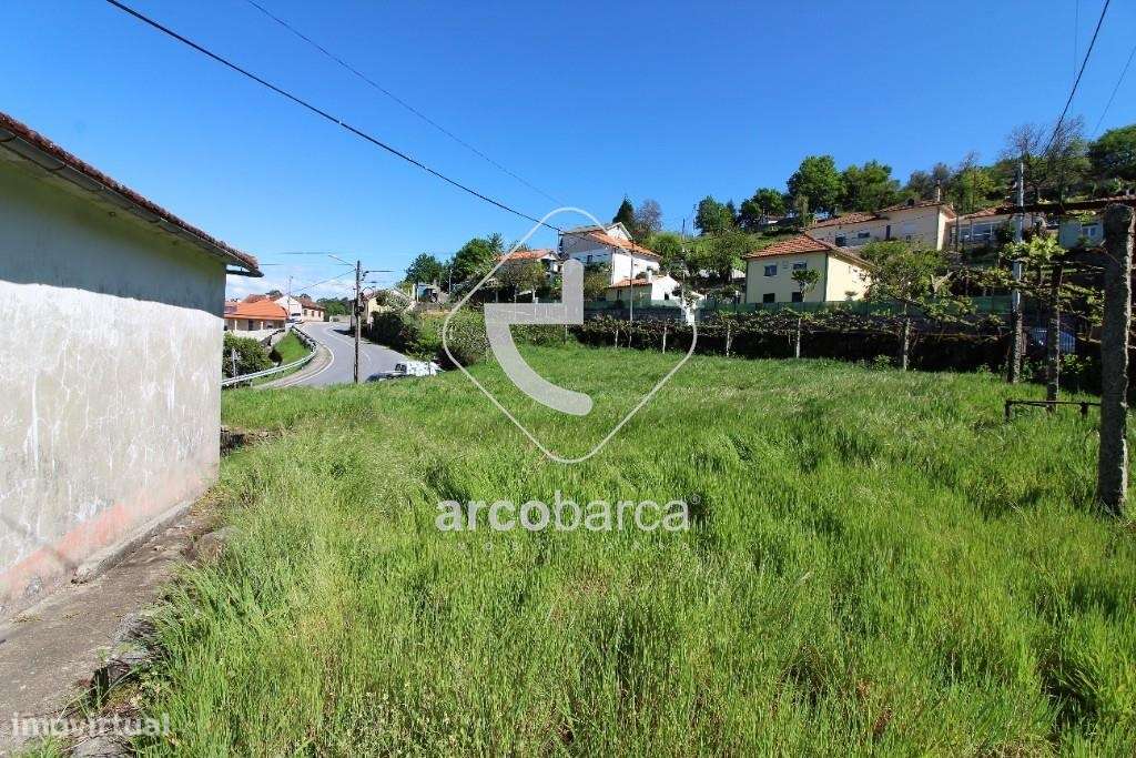 Moradia em pedra para remodelar, com terreno,  à entrada da Vila de Pa-6