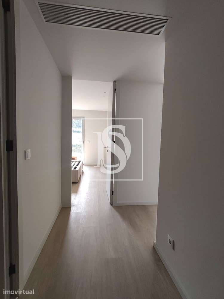 APARTAMENTO EM AZUREM PARA ARRENDAMENTO - Grande imagem: 5/9