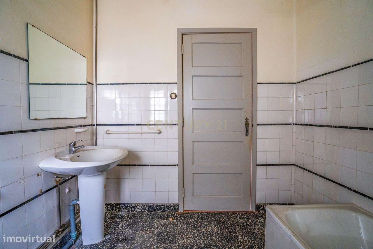 Apartamento T3 no centro das Caldas da Rainha-29