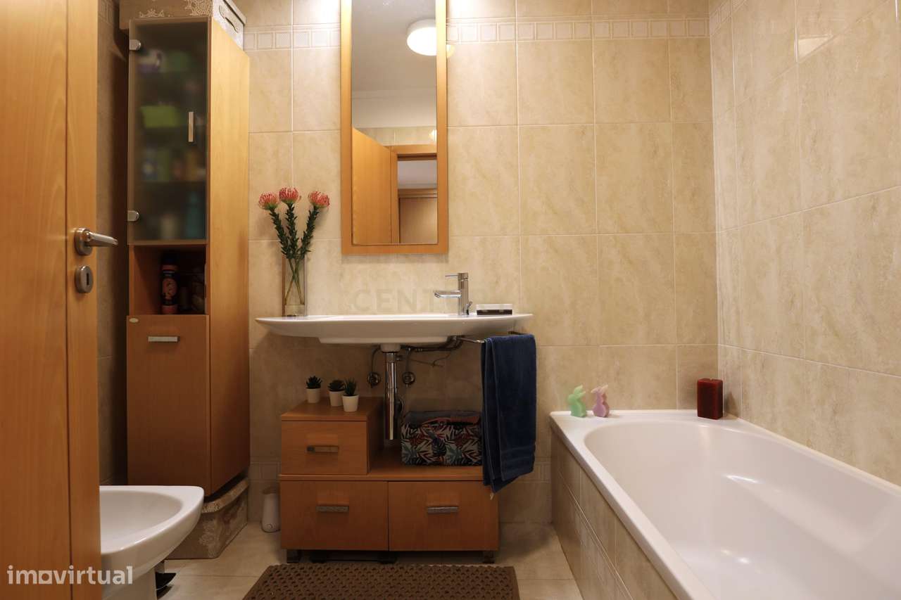 Apartamento T3  || Box 3 viaturas-25