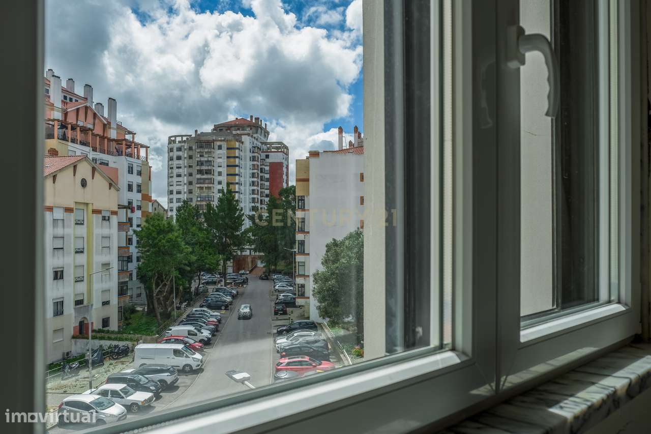 T2 Remodelado na Tapada das Mercês - Sintra-21
