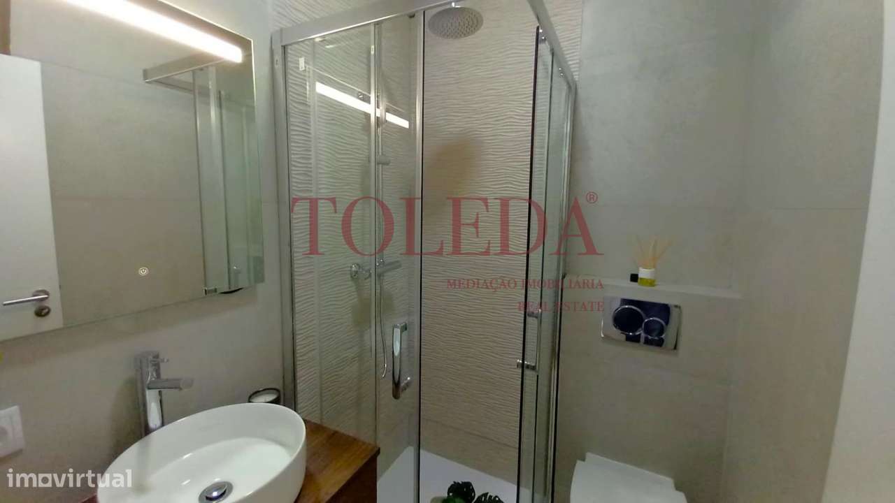 T3 com Varanda Remodelado em Benfica-21