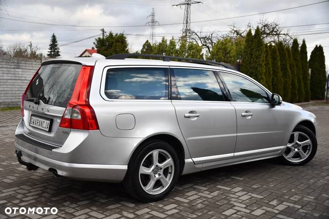 Volvo V70 D5 Momentum - 21