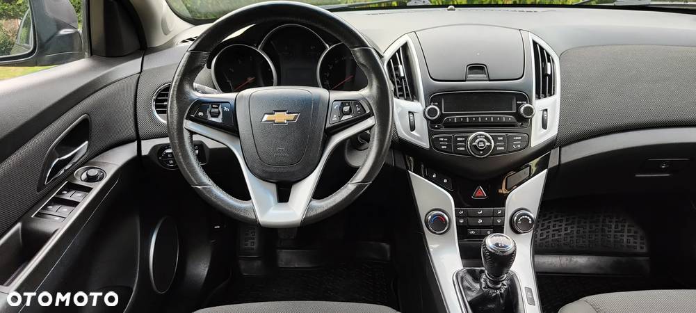 Chevrolet Cruze 1.6 LT - 34