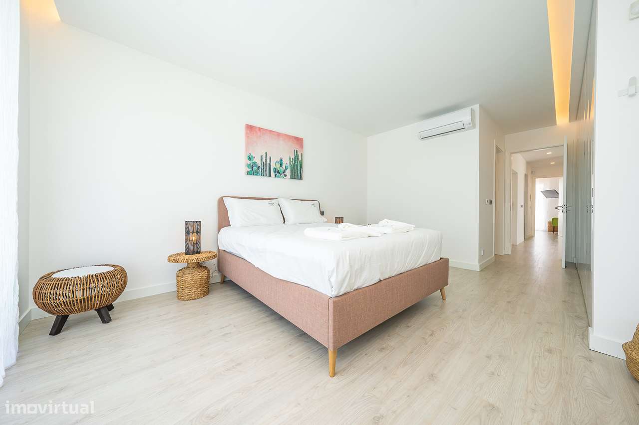 Moradia T3 com piscina, garagem na Aroeira-37