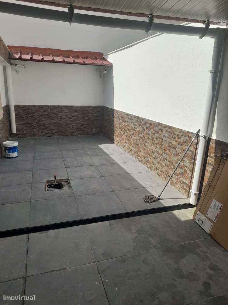 T3 com terraço e segurança em Baixa da Banheira-6