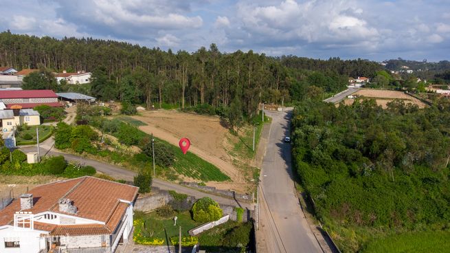 Lote urbano com 755 m2 em São Vicente de Pereira-1