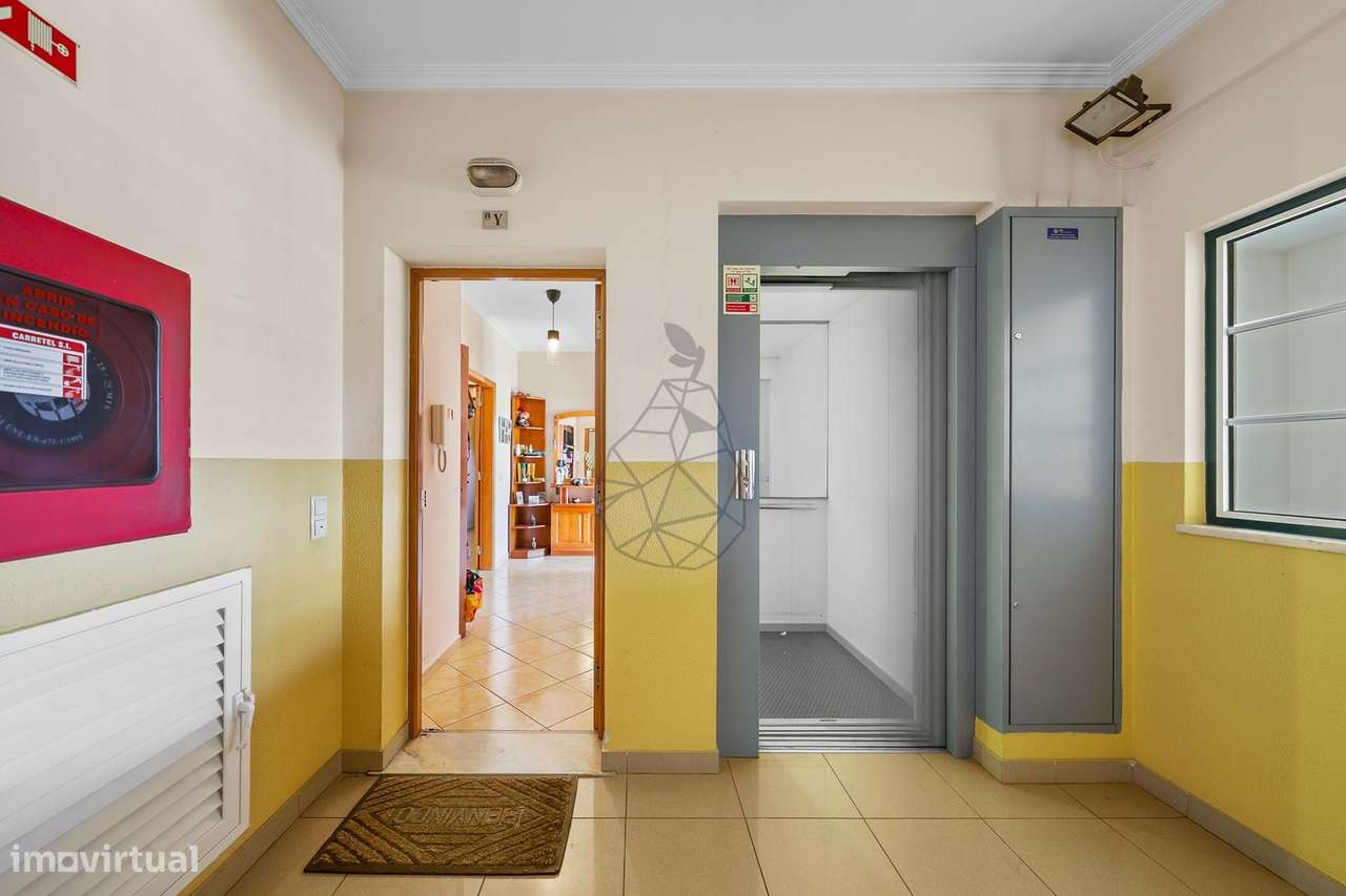Apartamento T1+3 com Vista Mar do terraço em Quarteira-51