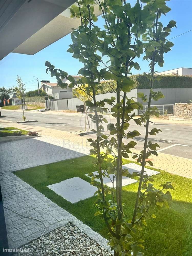 Moradia de gaveto em Palmeira, Braga-30