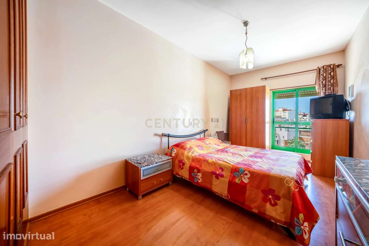 Apartamento T3 com Lugar de Garagem e Arrecadação-11