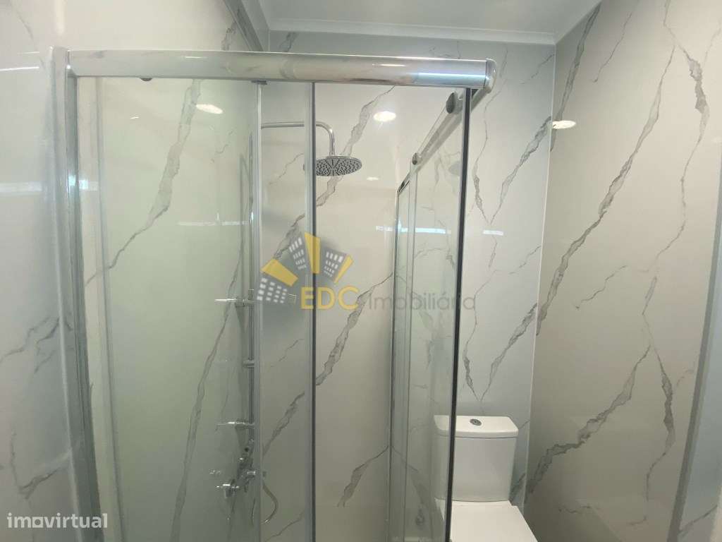 Apartamento T1 Remodelado em Zona Central da Amadora| Junto a Trans...-11