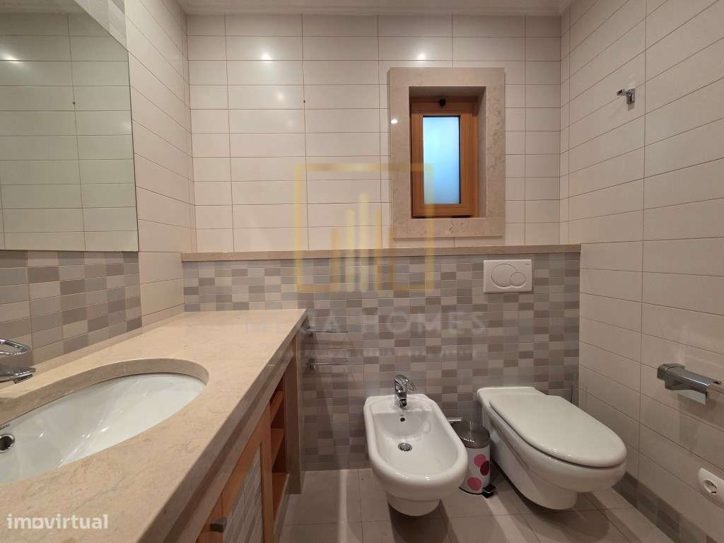 Moradia T5 com piscina + Apartamento T3, em centro de Lagoa (Algarve)-11