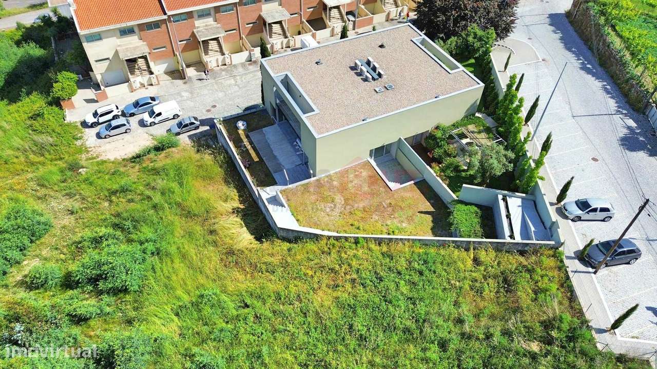Moradia T4 Penafiel | Ao parque da Cidade| NEWS-1